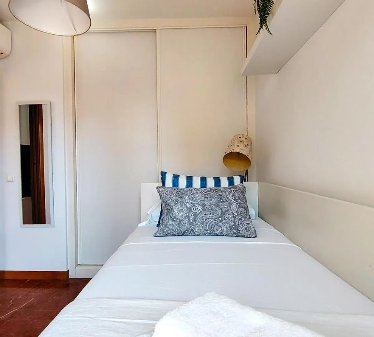 Paseo De Almeria Suites En Pleno Centro De Almeria, 2 Hab Apartamento
